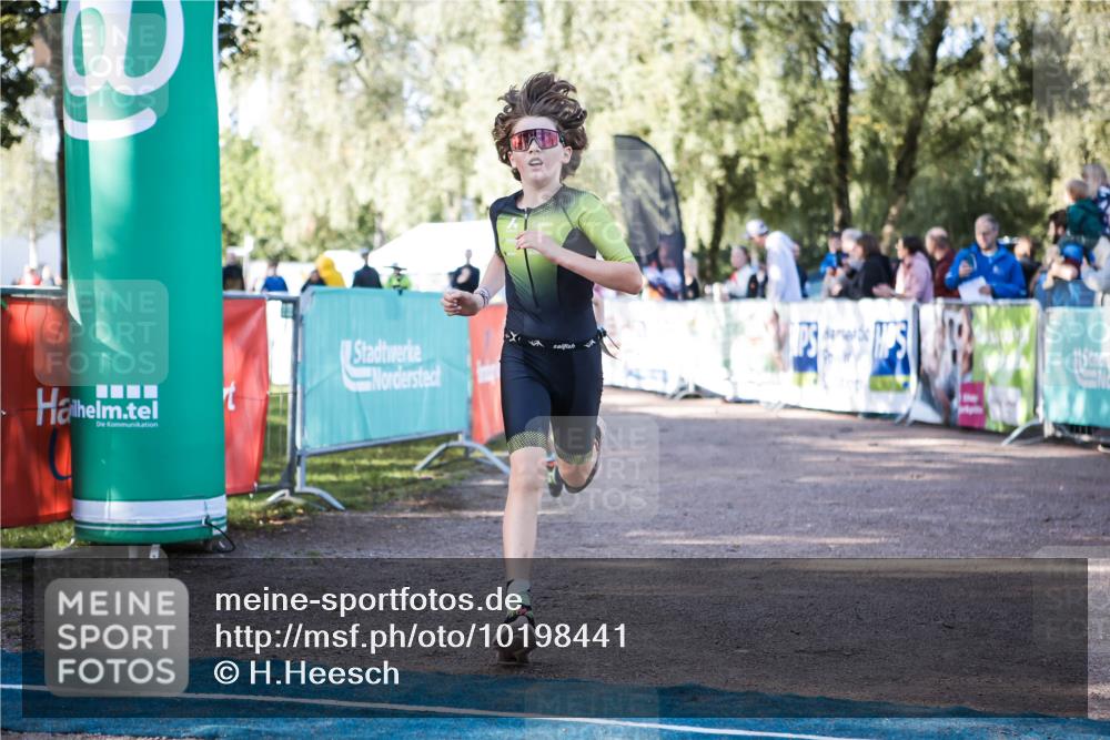 06.09.2026 - 20. Norderstedt Triathlon H.Heesch http://msf.ph/oto/10198441 06.09.2026 09:44:56 Ziel 602, 622 meine-sportfotos.de