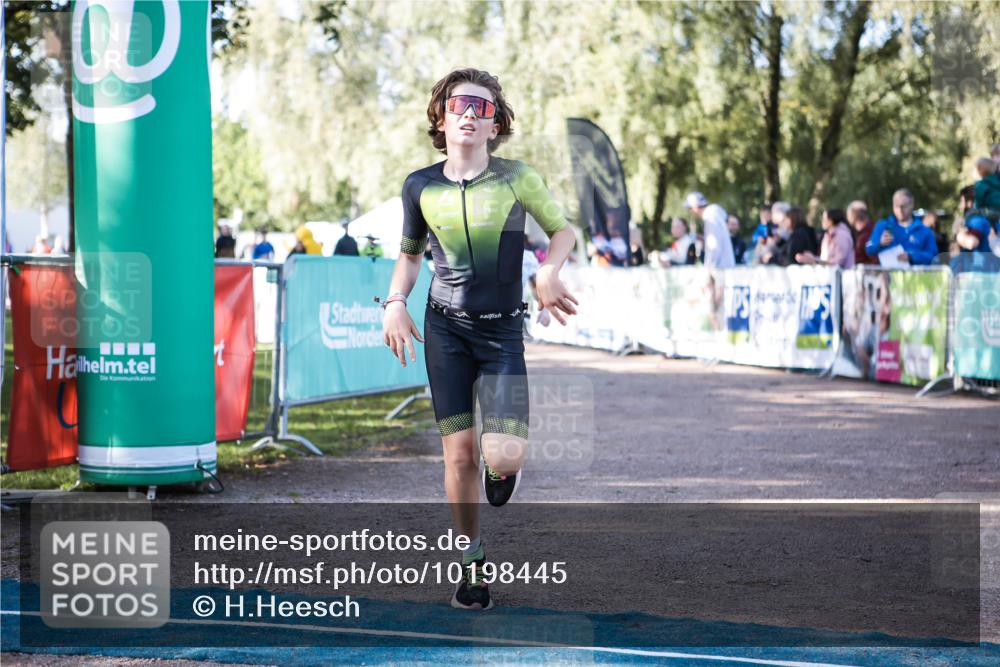 06.09.2026 - 20. Norderstedt Triathlon H.Heesch http://msf.ph/oto/10198445 06.09.2026 09:44:56 Ziel 602, 622 meine-sportfotos.de