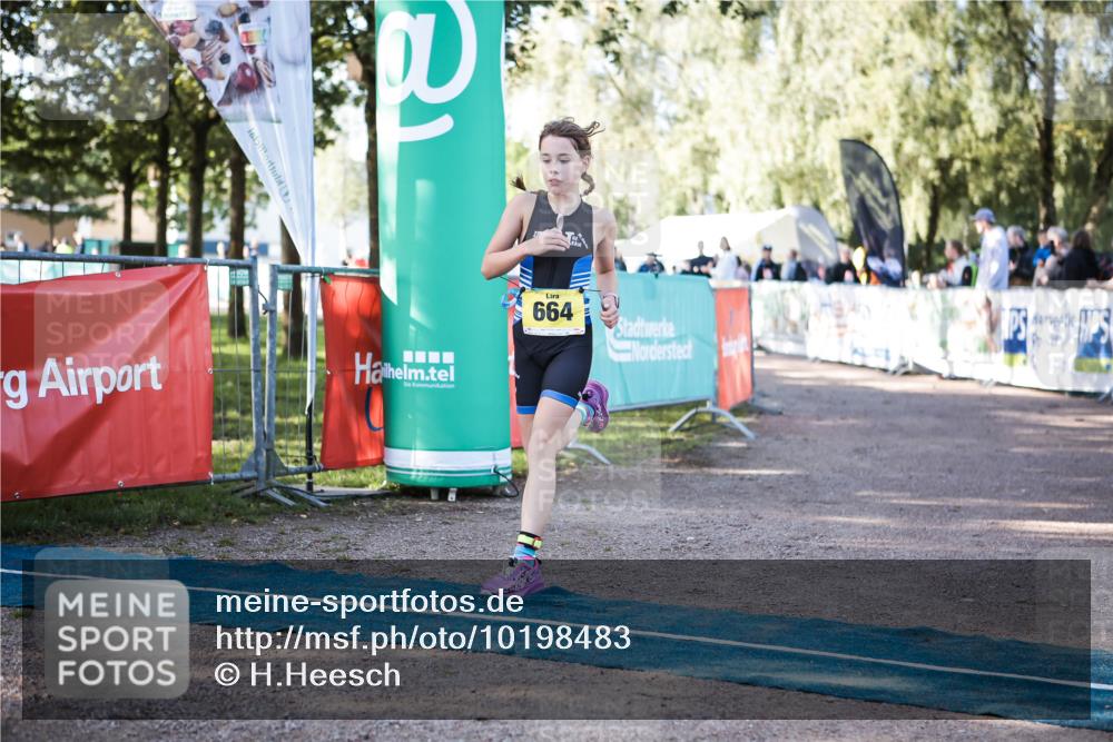 06.09.2026 - 20. Norderstedt Triathlon H.Heesch http://msf.ph/oto/10198483 06.09.2026 09:45:14 Ziel 664, 665 meine-sportfotos.de