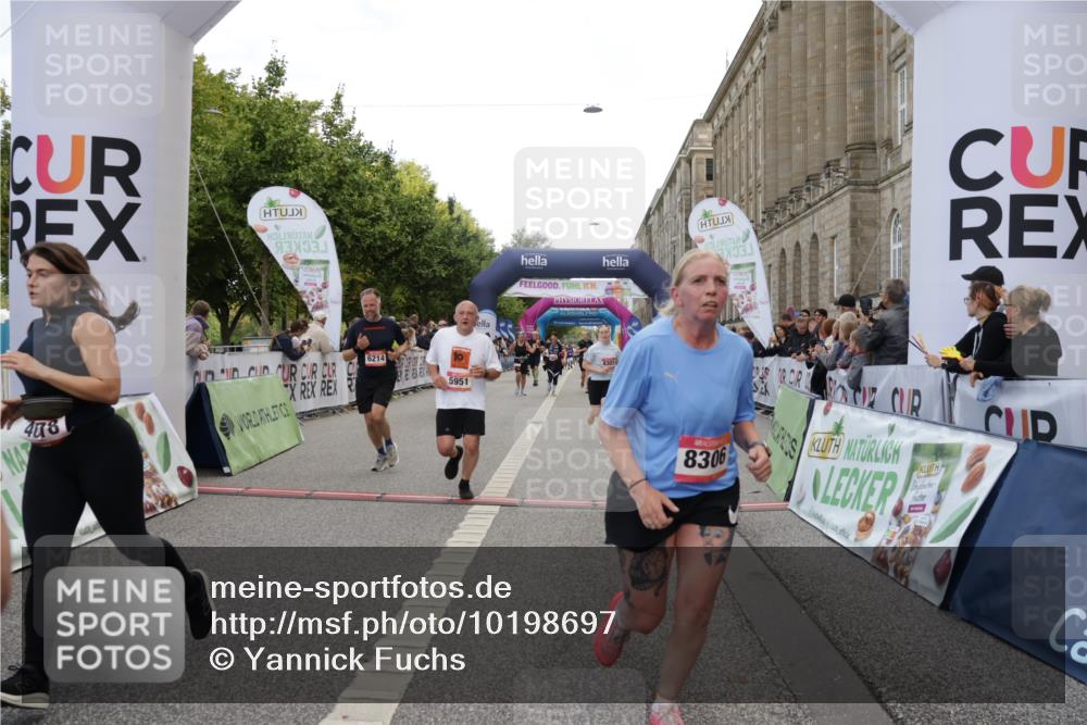 06.09.2026 - CURREX Alsterlauf Yannick Fuchs http://msf.ph/oto/10198697 06.09.2026 10:07:10 Ziel 2148, 2355, 3103, 3607, 4078, 4140, 5069, 5792, 5937, 5951, 6214, 8303, 8306 meine-sportfotos.de