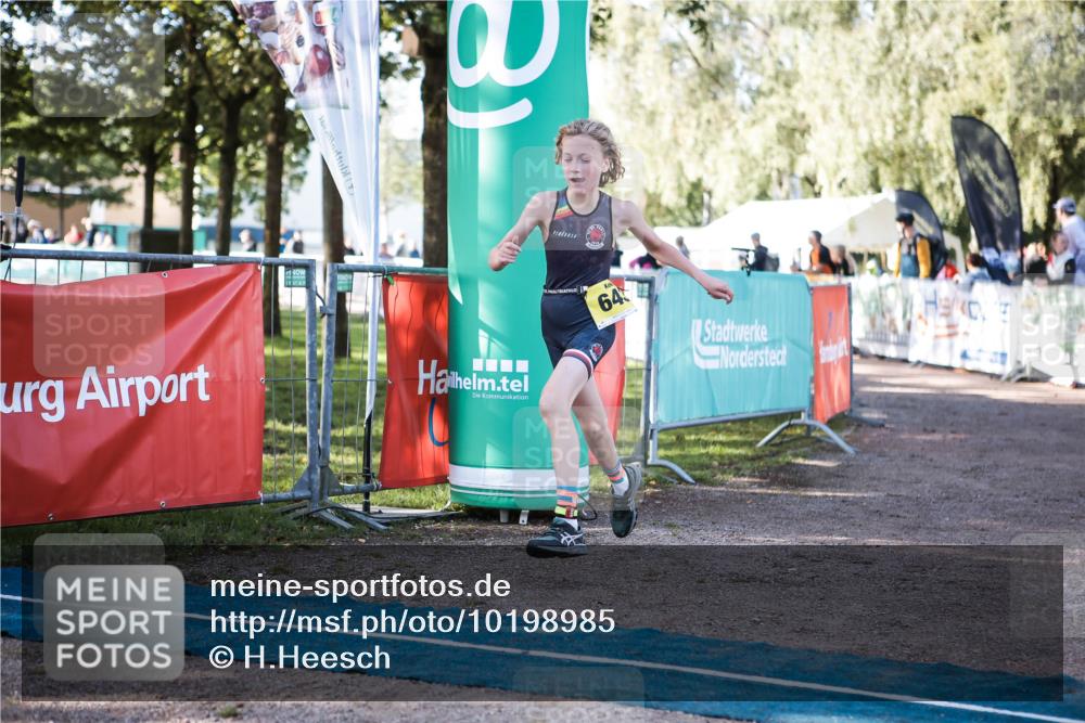 06.09.2026 - 20. Norderstedt Triathlon H.Heesch http://msf.ph/oto/10198985 06.09.2026 09:47:01 Ziel 643, 658 meine-sportfotos.de