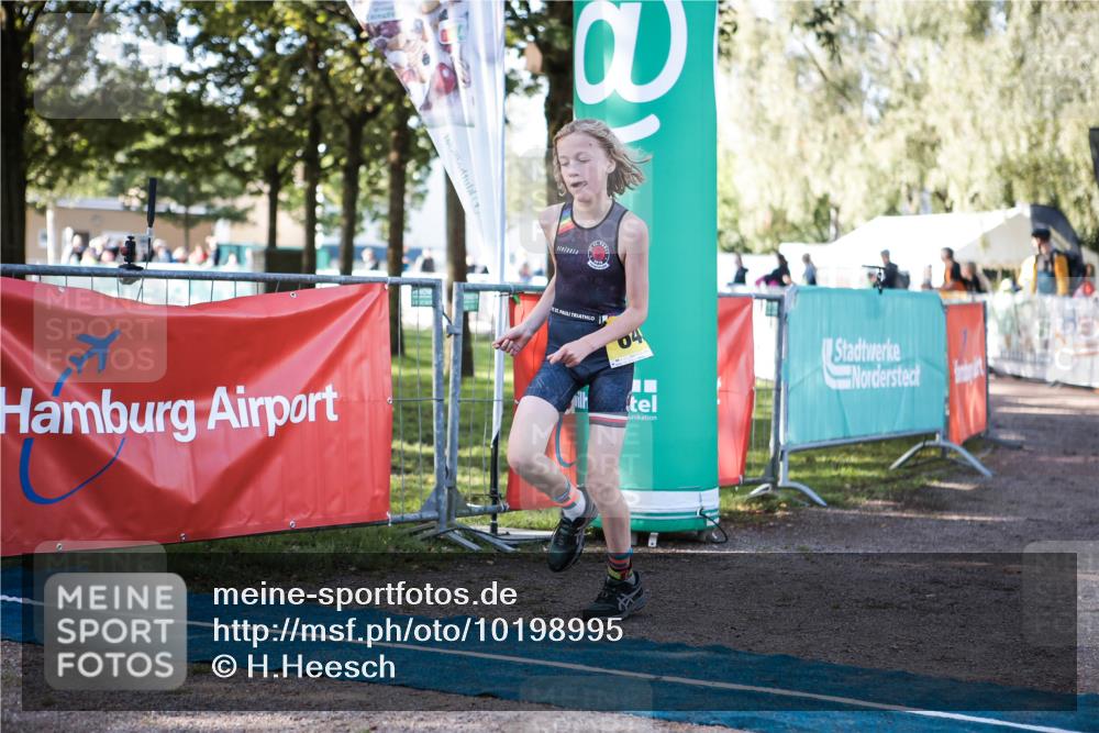 06.09.2026 - 20. Norderstedt Triathlon H.Heesch http://msf.ph/oto/10198995 06.09.2026 09:47:01 Ziel 643, 658 meine-sportfotos.de