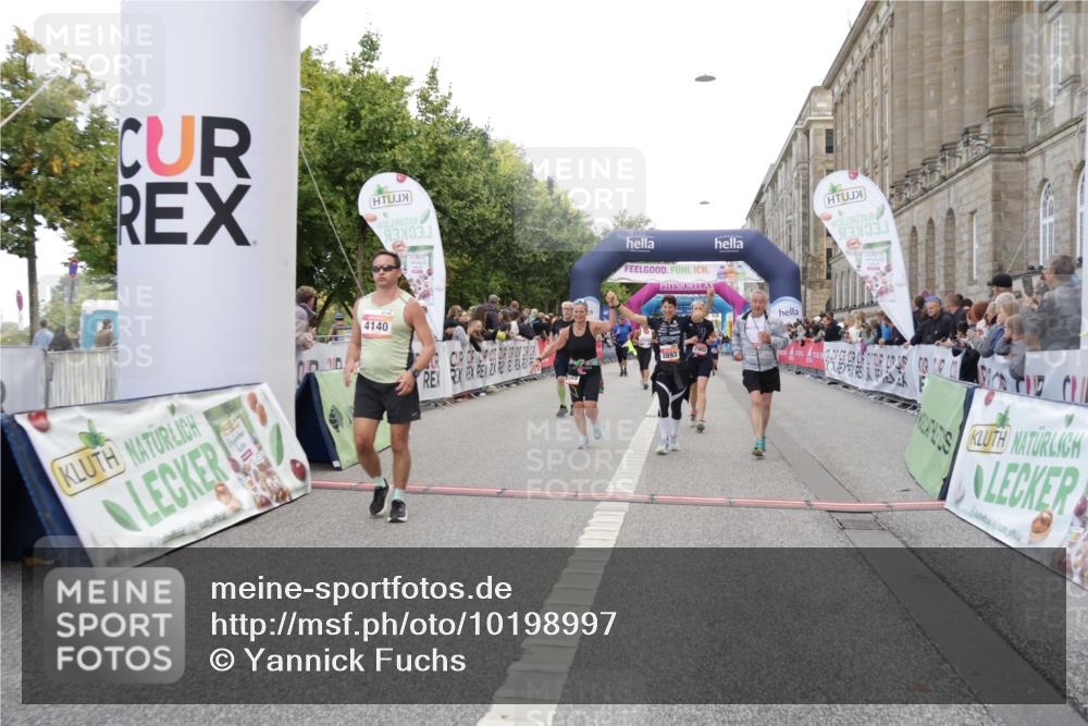 06.09.2026 - CURREX Alsterlauf Yannick Fuchs http://msf.ph/oto/10198997 06.09.2026 10:07:14 Ziel 2187, 2893, 2903, 3607, 4078, 4140, 5069, 5549, 5813, 5951, 6214, 8303, 8306 meine-sportfotos.de