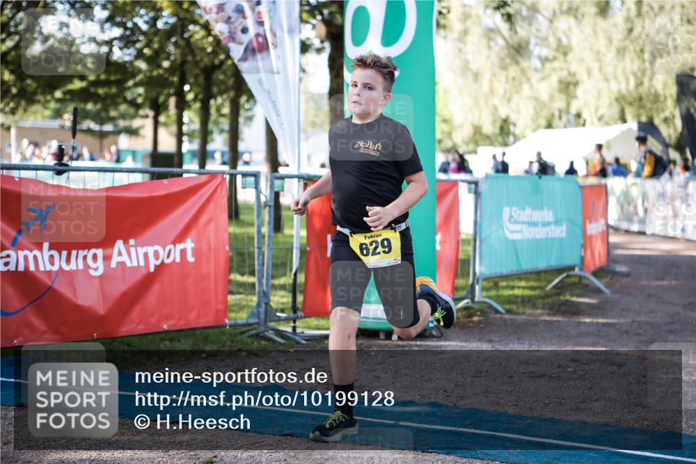 06.09.2026 - 20. Norderstedt Triathlon H.Heesch http://msf.ph/oto/10199128 06.09.2026 09:47:35 Ziel 629, 698 meine-sportfotos.de