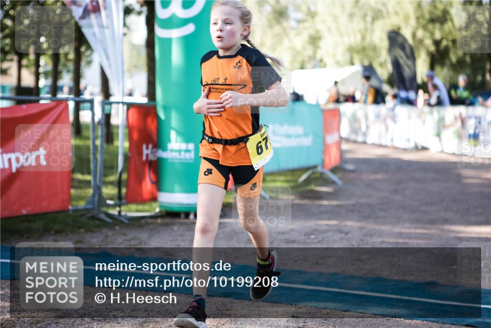 06.09.2026 - 20. Norderstedt Triathlon H.Heesch http://msf.ph/oto/10199208 06.09.2026 09:47:46 Ziel 671, 675 meine-sportfotos.de