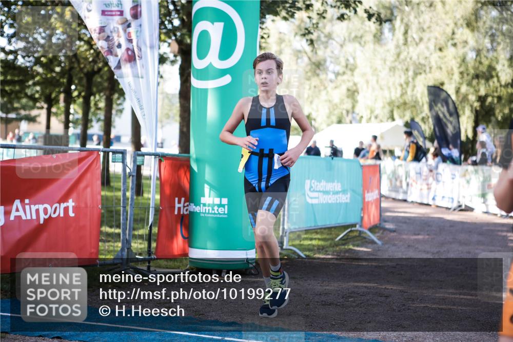 06.09.2026 - 20. Norderstedt Triathlon H.Heesch http://msf.ph/oto/10199277 06.09.2026 09:48:07 Ziel 633, 656, 673 meine-sportfotos.de