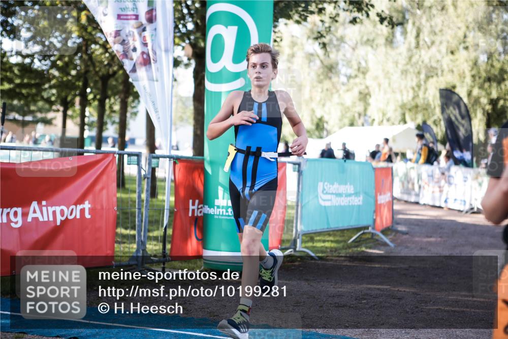 06.09.2026 - 20. Norderstedt Triathlon H.Heesch http://msf.ph/oto/10199281 06.09.2026 09:48:07 Ziel 633, 656, 673 meine-sportfotos.de