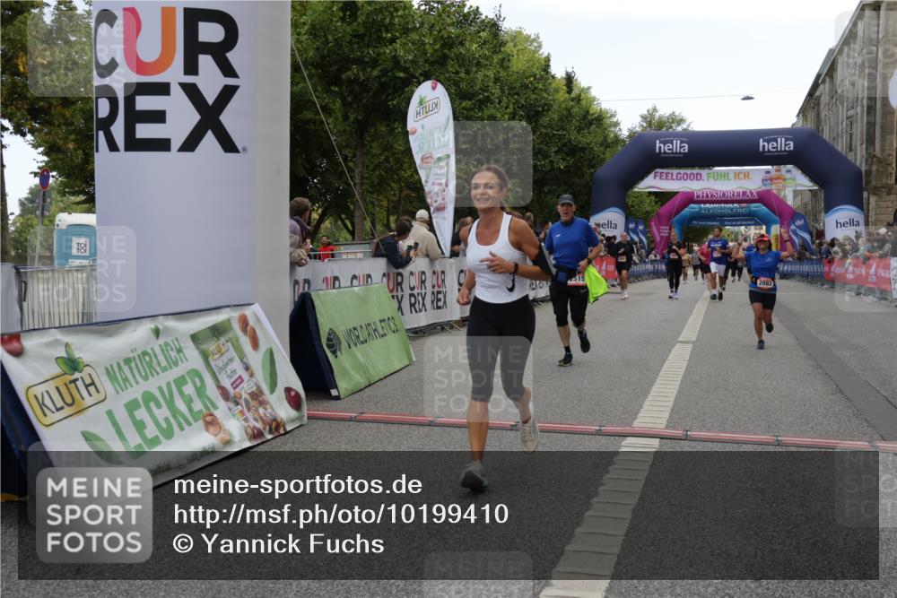 06.09.2026 - CURREX Alsterlauf Yannick Fuchs http://msf.ph/oto/10199410 06.09.2026 10:07:20 Ziel 2187, 2515, 2883, 2893, 2903, 4140, 5227, 5549, 5813 meine-sportfotos.de