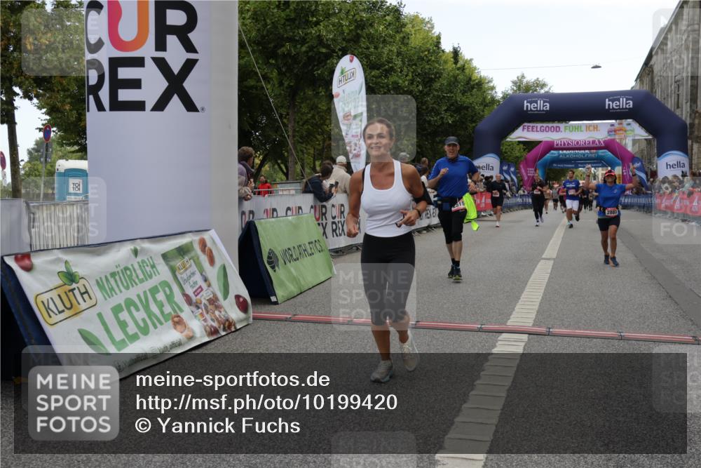 06.09.2026 - CURREX Alsterlauf Yannick Fuchs http://msf.ph/oto/10199420 06.09.2026 10:07:20 Ziel 2187, 2515, 2883, 2893, 2903, 4140, 5227, 5549, 5813 meine-sportfotos.de