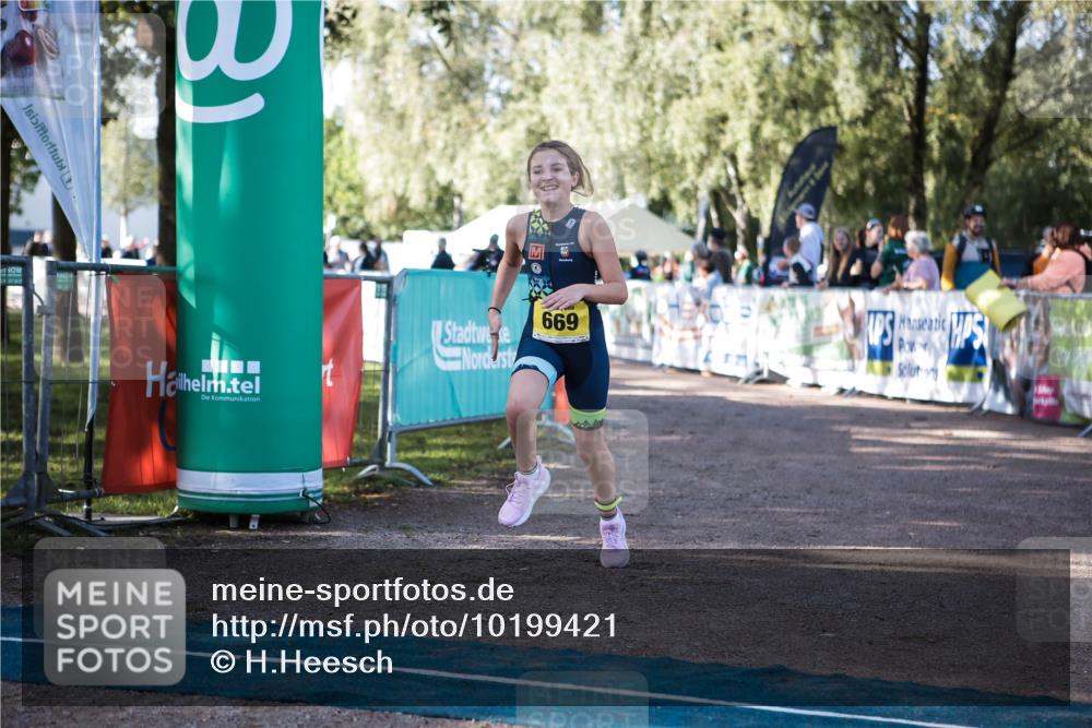 06.09.2026 - 20. Norderstedt Triathlon H.Heesch http://msf.ph/oto/10199421 06.09.2026 09:48:41 Ziel 628, 668, 669 meine-sportfotos.de