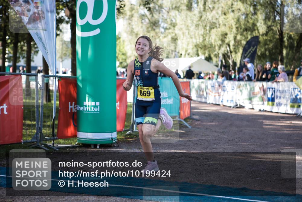 06.09.2026 - 20. Norderstedt Triathlon H.Heesch http://msf.ph/oto/10199424 06.09.2026 09:48:41 Ziel 628, 668, 669 meine-sportfotos.de