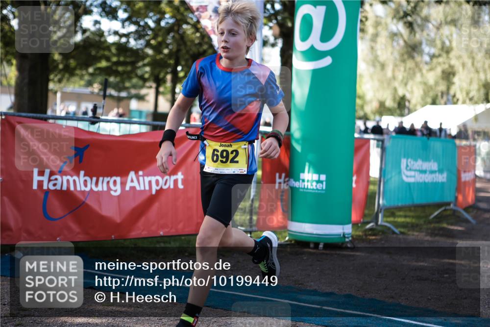 06.09.2026 - 20. Norderstedt Triathlon H.Heesch http://msf.ph/oto/10199449 06.09.2026 09:48:48 Ziel 669, 692 meine-sportfotos.de