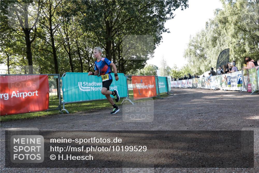 06.09.2026 - 20. Norderstedt Triathlon H.Heesch http://msf.ph/oto/10199529 06.09.2026 09:48:47 Ziel 628, 669, 692 meine-sportfotos.de