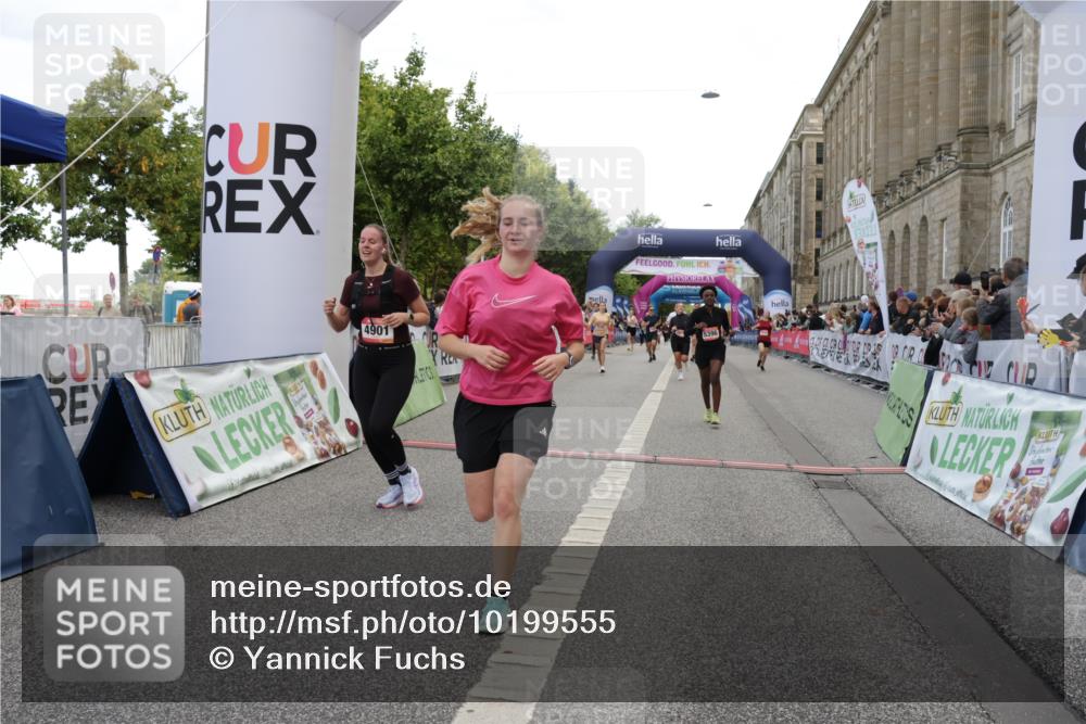 06.09.2026 - CURREX Alsterlauf Yannick Fuchs http://msf.ph/oto/10199555 06.09.2026 10:07:29 Ziel 2515, 2883, 3012, 3419, 3566, 3927, 4208, 4901, 5261, 5396, 5634, 6265, 6319, 6320, 6368 meine-sportfotos.de