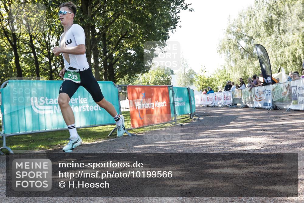 06.09.2026 - 20. Norderstedt Triathlon H.Heesch http://msf.ph/oto/10199566 06.09.2026 10:40:03 Ziel 735 meine-sportfotos.de
