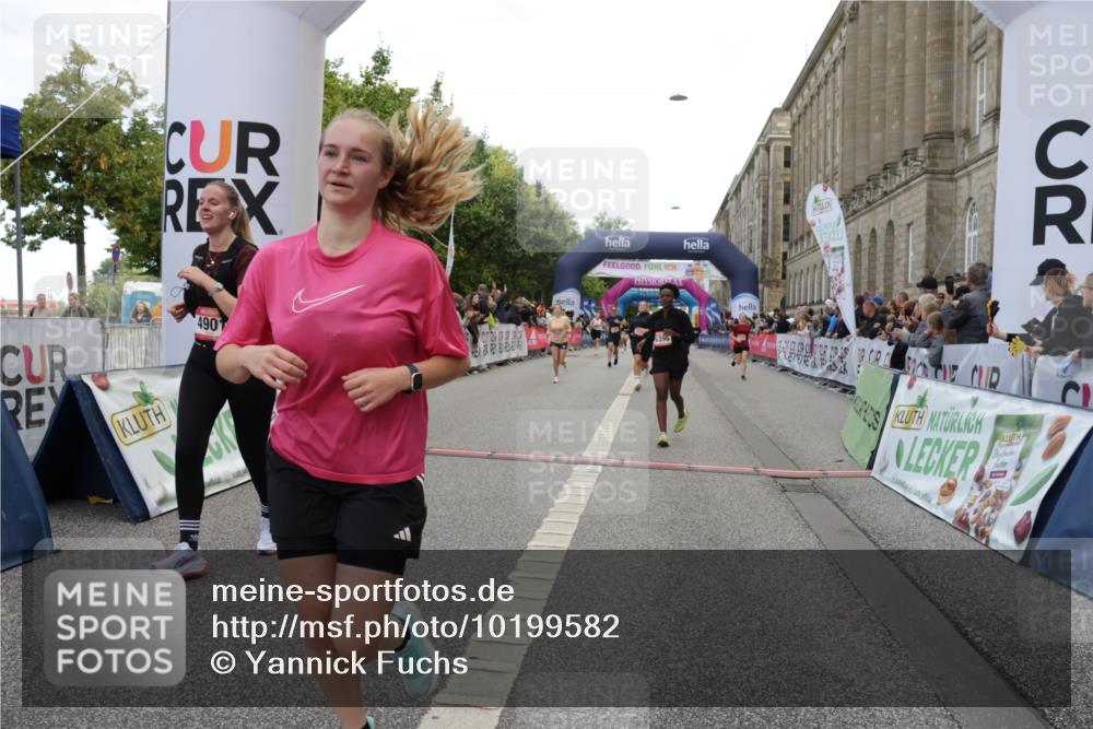 06.09.2026 - CURREX Alsterlauf Yannick Fuchs http://msf.ph/oto/10199582 06.09.2026 10:07:29 Ziel 2515, 2883, 3012, 3419, 3566, 3927, 4208, 4901, 5261, 5396, 5634, 6265, 6319, 6320, 6368 meine-sportfotos.de
