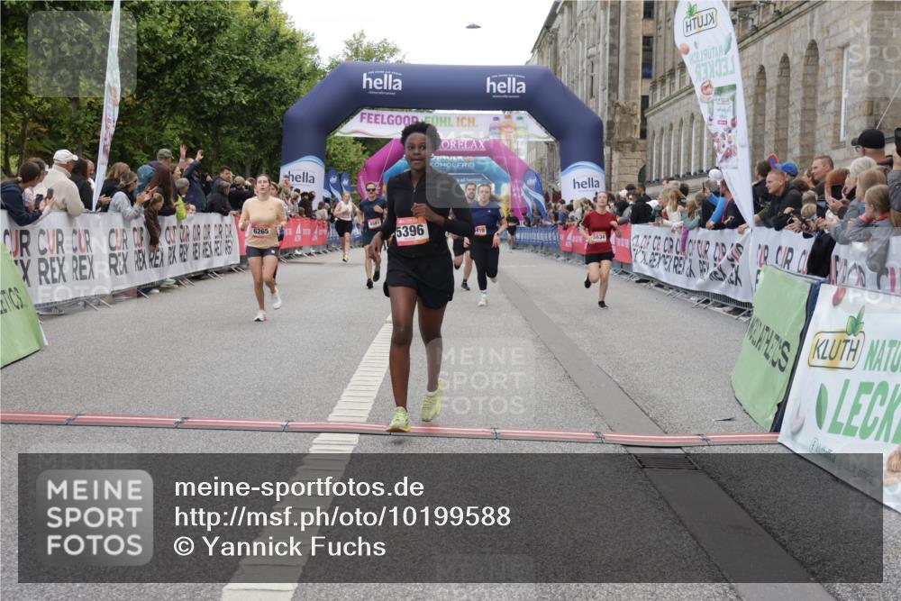 06.09.2026 - CURREX Alsterlauf Yannick Fuchs http://msf.ph/oto/10199588 06.09.2026 10:07:30 Ziel 2883, 3012, 3419, 3566, 3927, 4208, 4561, 4901, 5261, 5396, 5634, 6265, 6319, 6320, 6368 meine-sportfotos.de