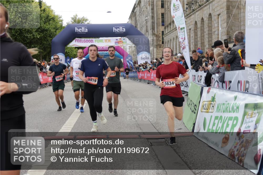 06.09.2026 - CURREX Alsterlauf Yannick Fuchs http://msf.ph/oto/10199672 06.09.2026 10:07:33 Ziel 3012, 3419, 3566, 3927, 4208, 4561, 4901, 5261, 5396, 5633, 5634, 6265, 6319, 6320, 6368 meine-sportfotos.de