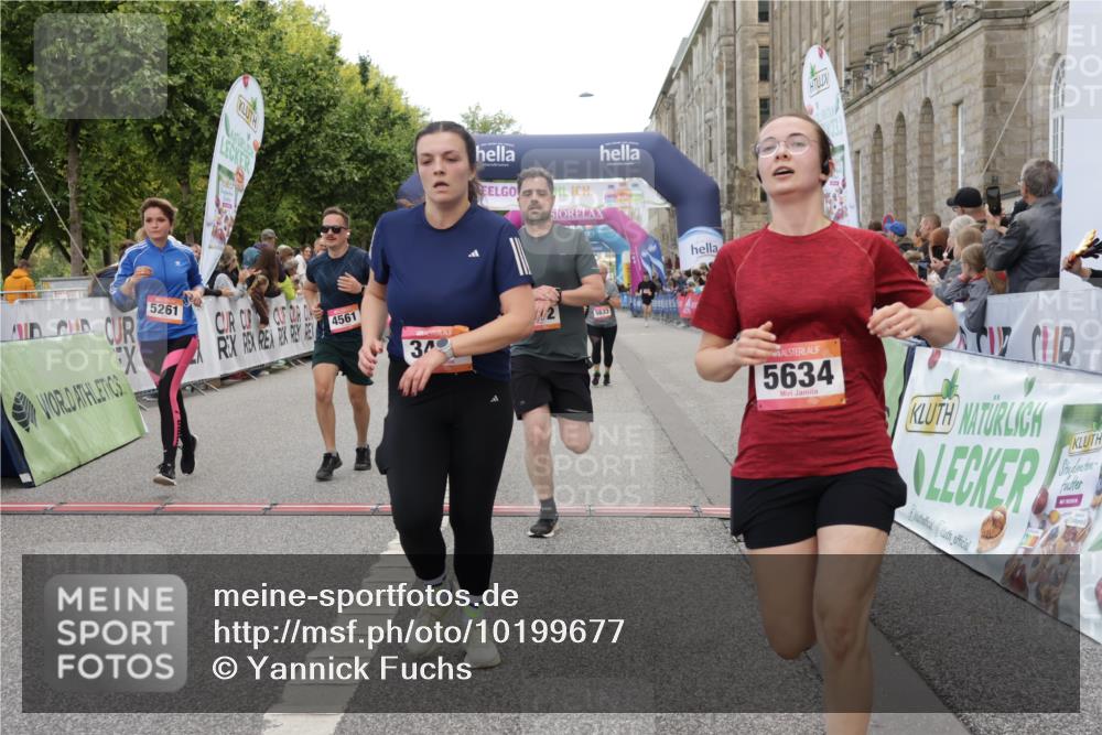 06.09.2026 - CURREX Alsterlauf Yannick Fuchs http://msf.ph/oto/10199677 06.09.2026 10:07:34 Ziel 2176, 2524, 3012, 3419, 3566, 3927, 4208, 4561, 4901, 5261, 5396, 5633, 5634, 6147, 6265, 6368 meine-sportfotos.de