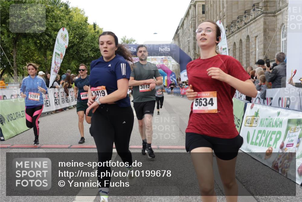 06.09.2026 - CURREX Alsterlauf Yannick Fuchs http://msf.ph/oto/10199678 06.09.2026 10:07:34 Ziel 2176, 2524, 3012, 3419, 3566, 3927, 4208, 4561, 4901, 5261, 5396, 5633, 5634, 6147, 6265, 6368 meine-sportfotos.de