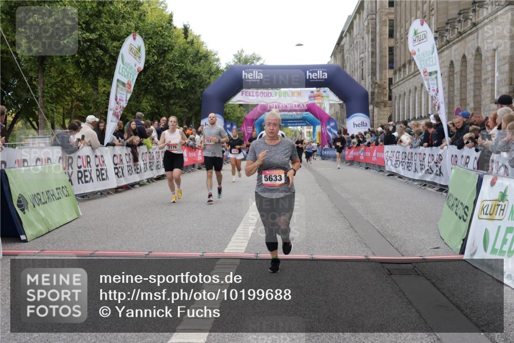 06.09.2026 - CURREX Alsterlauf Yannick Fuchs http://msf.ph/oto/10199688 06.09.2026 10:07:37 Ziel 2176, 2430, 2524, 3012, 3419, 3927, 4208, 4561, 5261, 5396, 5633, 5634, 6147, 6265 meine-sportfotos.de