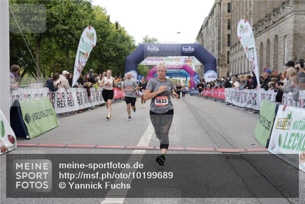 06.09.2026 - CURREX Alsterlauf Yannick Fuchs http://msf.ph/oto/10199689 06.09.2026 10:07:37 Ziel 2176, 2430, 2524, 3012, 3419, 3927, 4208, 4561, 5261, 5396, 5633, 5634, 6147, 6265 meine-sportfotos.de