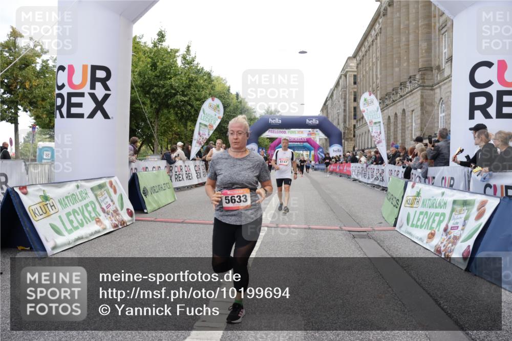 06.09.2026 - CURREX Alsterlauf Yannick Fuchs http://msf.ph/oto/10199694 06.09.2026 10:07:38 Ziel 2176, 2430, 2524, 3012, 3419, 3927, 4208, 4561, 5261, 5633, 5634, 6147, 6265 meine-sportfotos.de