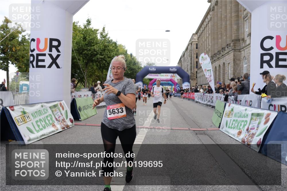 06.09.2026 - CURREX Alsterlauf Yannick Fuchs http://msf.ph/oto/10199695 06.09.2026 10:07:38 Ziel 2176, 2430, 2524, 3012, 3419, 3927, 4208, 4561, 5261, 5633, 5634, 6147, 6265 meine-sportfotos.de