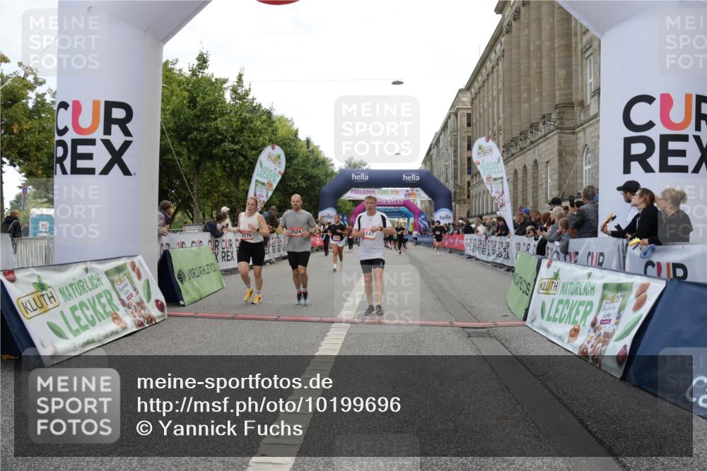 06.09.2026 - CURREX Alsterlauf Yannick Fuchs http://msf.ph/oto/10199696 06.09.2026 10:07:38 Ziel 2176, 2430, 2524, 3012, 3419, 3927, 4208, 4561, 5261, 5633, 5634, 6147, 6265 meine-sportfotos.de