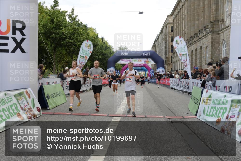 06.09.2026 - CURREX Alsterlauf Yannick Fuchs http://msf.ph/oto/10199697 06.09.2026 10:07:39 Ziel 2176, 2430, 2524, 3012, 3419, 3927, 4208, 4561, 5261, 5633, 5634, 6147, 6265 meine-sportfotos.de