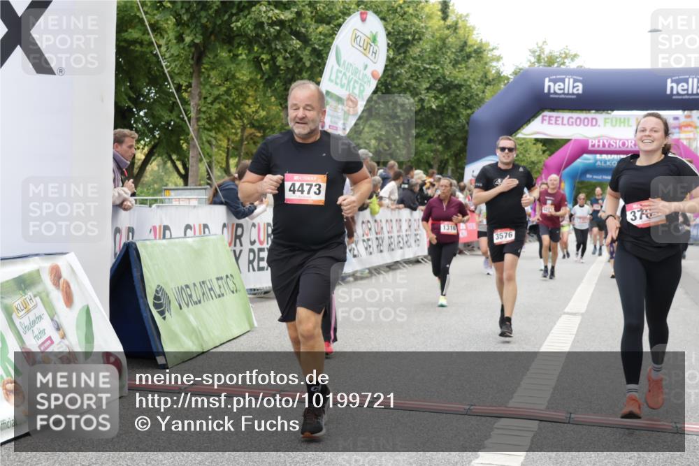 06.09.2026 - CURREX Alsterlauf Yannick Fuchs http://msf.ph/oto/10199721 06.09.2026 10:07:44 Ziel 1316, 2176, 2430, 2524, 3576, 3705, 3706, 4473, 5338, 5633, 6147 meine-sportfotos.de