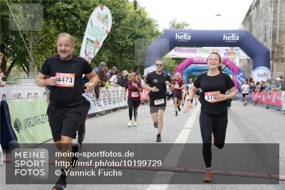 06.09.2026 - CURREX Alsterlauf Yannick Fuchs http://msf.ph/oto/10199729 06.09.2026 10:07:45 Ziel 1316, 2176, 2430, 2524, 2654, 3092, 3576, 3705, 3706, 4419, 4473, 5338, 6147, 6223 meine-sportfotos.de
