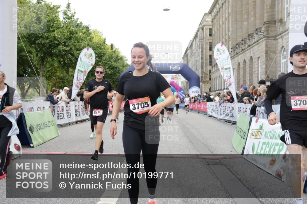 06.09.2026 - CURREX Alsterlauf Yannick Fuchs http://msf.ph/oto/10199771 06.09.2026 10:07:46 Ziel 1316, 2176, 2430, 2524, 2654, 3092, 3576, 3705, 3706, 4419, 4473, 5338, 5860, 6147, 6176, 6223 meine-sportfotos.de