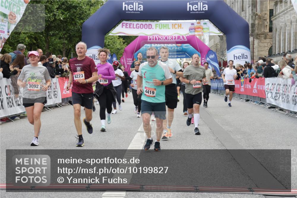 06.09.2026 - CURREX Alsterlauf Yannick Fuchs http://msf.ph/oto/10199827 06.09.2026 10:07:48 Ziel 1316, 2123, 2387, 2430, 2654, 3092, 3576, 3705, 3706, 3722, 3723, 4419, 4473, 5338, 5587, 5791, 5860, 6044, 6176, 6223, 6382 meine-sportfotos.de