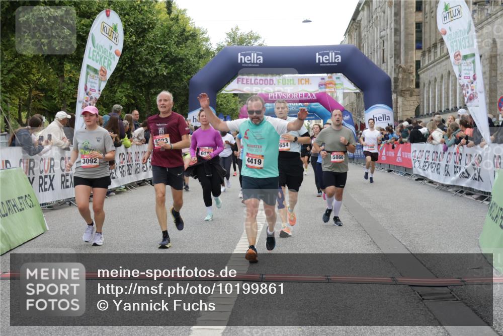 06.09.2026 - CURREX Alsterlauf Yannick Fuchs http://msf.ph/oto/10199861 06.09.2026 10:07:49 Ziel 1316, 2123, 2387, 2430, 2654, 2933, 3092, 3576, 3705, 3706, 3722, 3723, 4419, 4473, 5338, 5587, 5588, 5791, 5860, 6044, 6176, 6223, 6382 meine-sportfotos.de