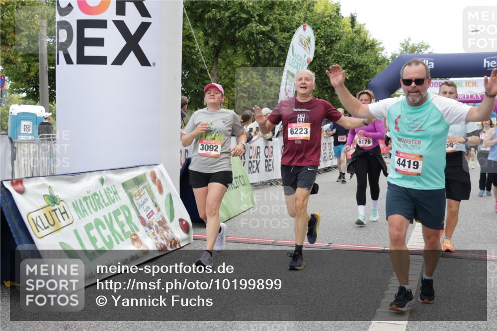 06.09.2026 - CURREX Alsterlauf Yannick Fuchs http://msf.ph/oto/10199899 06.09.2026 10:07:50 Ziel 1316, 2123, 2387, 2654, 2933, 3092, 3576, 3705, 3706, 3722, 3723, 4419, 4473, 5338, 5587, 5588, 5791, 5860, 6044, 6176, 6223, 6382 meine-sportfotos.de