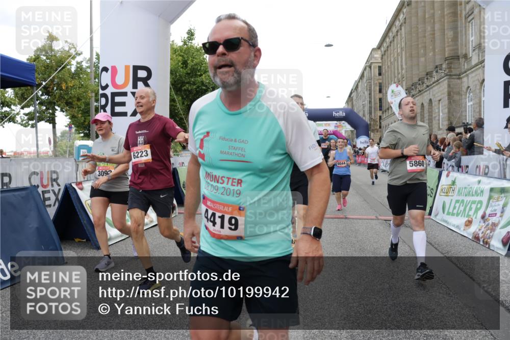 06.09.2026 - CURREX Alsterlauf Yannick Fuchs http://msf.ph/oto/10199942 06.09.2026 10:07:51 Ziel 1316, 2123, 2387, 2654, 2933, 3092, 3576, 3705, 3706, 3722, 3723, 3915, 3932, 4419, 4473, 5324, 5338, 5587, 5588, 5791, 5860, 6044, 6176, 6223, 6382 meine-sportfotos.de