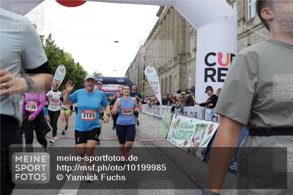 06.09.2026 - CURREX Alsterlauf Yannick Fuchs http://msf.ph/oto/10199985 06.09.2026 10:07:53 Ziel 1316, 2123, 2387, 2654, 2933, 3092, 3296, 3576, 3722, 3723, 3757, 3758, 3915, 3916, 3932, 4419, 5324, 5587, 5588, 5791, 5860, 6044, 6176, 6223, 6382 meine-sportfotos.de