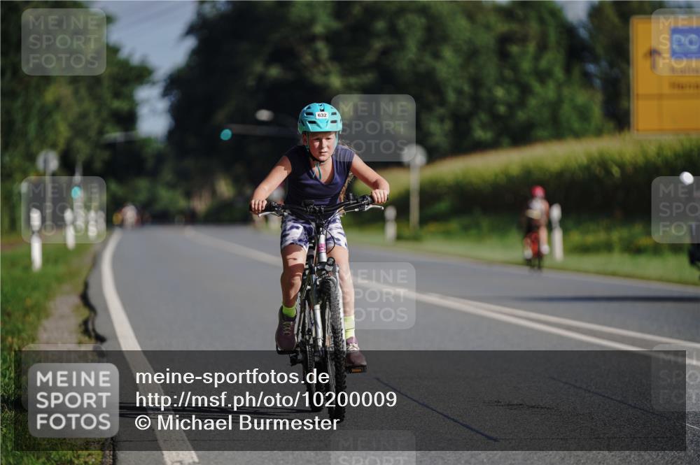 06.09.2026 - 20. Norderstedt Triathlon Michael Burmester http://msf.ph/oto/10200009 06.09.2026 09:40:30 Radfahren 632, 645 meine-sportfotos.de