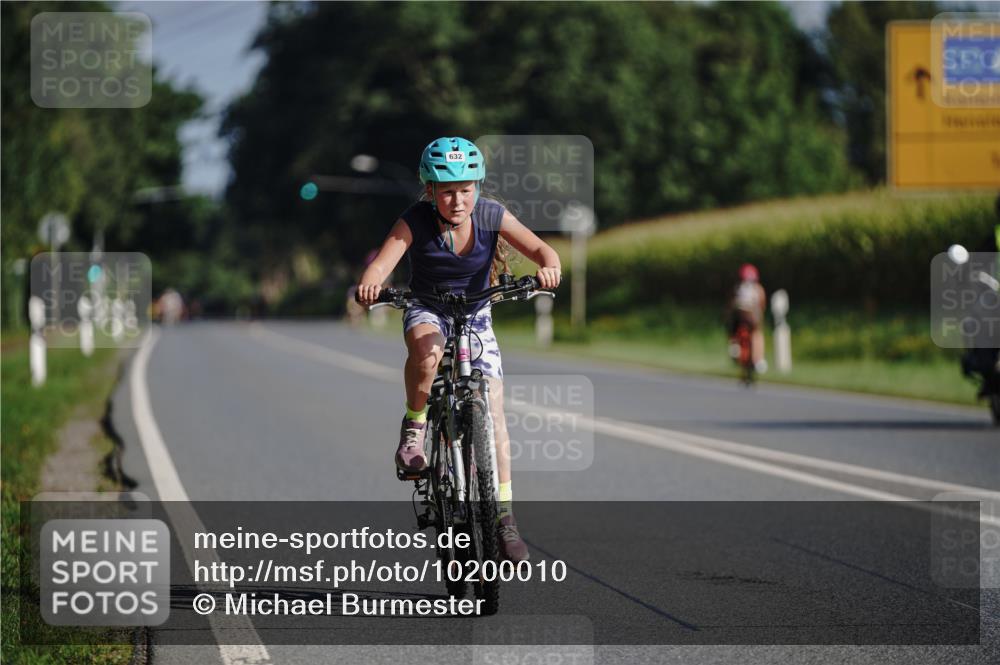 06.09.2026 - 20. Norderstedt Triathlon Michael Burmester http://msf.ph/oto/10200010 06.09.2026 09:40:30 Radfahren 632, 645 meine-sportfotos.de