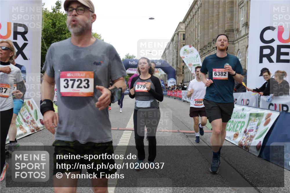 06.09.2026 - CURREX Alsterlauf Yannick Fuchs http://msf.ph/oto/10200037 06.09.2026 10:07:54 Ziel 1316, 2123, 2387, 2654, 2933, 3092, 3296, 3722, 3723, 3757, 3758, 3915, 3916, 3932, 4419, 5324, 5587, 5588, 5791, 5860, 6044, 6176, 6223, 6382 meine-sportfotos.de