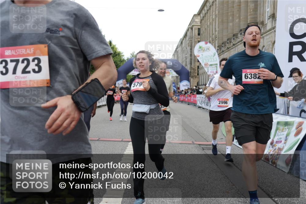 06.09.2026 - CURREX Alsterlauf Yannick Fuchs http://msf.ph/oto/10200042 06.09.2026 10:07:54 Ziel 1316, 2123, 2387, 2654, 2933, 3092, 3296, 3722, 3723, 3757, 3758, 3915, 3916, 3932, 4419, 5324, 5587, 5588, 5791, 5860, 6044, 6176, 6223, 6382 meine-sportfotos.de