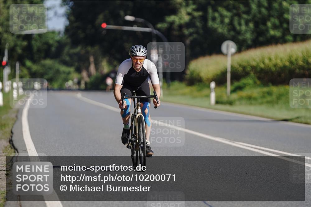 06.09.2026 - 20. Norderstedt Triathlon Michael Burmester http://msf.ph/oto/10200071 06.09.2026 10:26:13 Radfahren 1502 meine-sportfotos.de