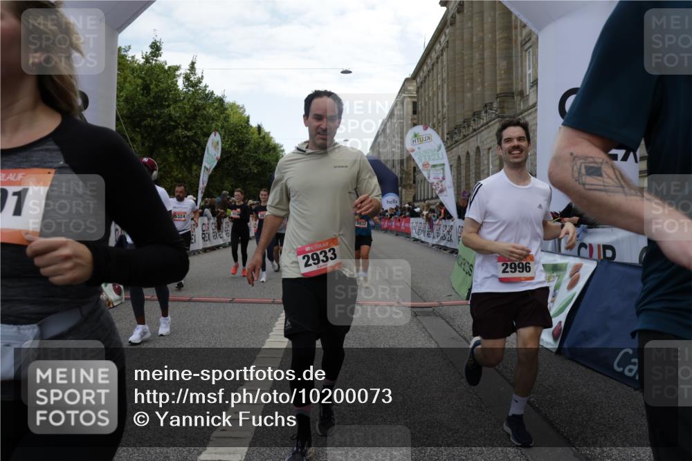 06.09.2026 - CURREX Alsterlauf Yannick Fuchs http://msf.ph/oto/10200073 06.09.2026 10:07:55 Ziel 1316, 2123, 2387, 2654, 2933, 3092, 3296, 3722, 3723, 3757, 3758, 3915, 3916, 3932, 4419, 5324, 5587, 5588, 5791, 5860, 6044, 6176, 6223, 6382 meine-sportfotos.de
