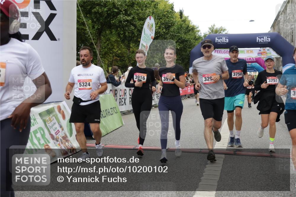 06.09.2026 - CURREX Alsterlauf Yannick Fuchs http://msf.ph/oto/10200102 06.09.2026 10:07:56 Ziel 2123, 2387, 2654, 2933, 3092, 3296, 3722, 3723, 3757, 3758, 3915, 3916, 3932, 4159, 4419, 5324, 5587, 5588, 5597, 5791, 5860, 6044, 6168, 6176, 6223, 6382 meine-sportfotos.de