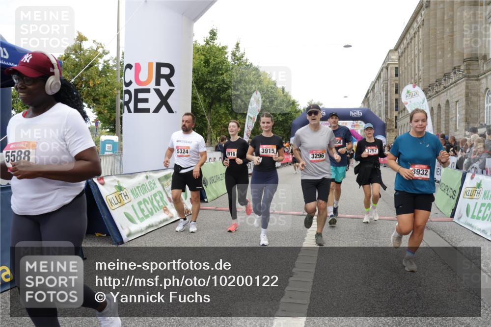 06.09.2026 - CURREX Alsterlauf Yannick Fuchs http://msf.ph/oto/10200122 06.09.2026 10:07:57 Ziel 2123, 2387, 2654, 2933, 3092, 3296, 3666, 3722, 3723, 3757, 3758, 3915, 3916, 3932, 4159, 4419, 5324, 5587, 5588, 5597, 5791, 5860, 6044, 6168, 6176, 6223, 6382 meine-sportfotos.de