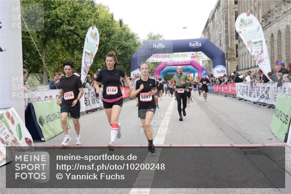 06.09.2026 - CURREX Alsterlauf Yannick Fuchs http://msf.ph/oto/10200248 06.09.2026 10:08:01 Ziel 2933, 3296, 3666, 3757, 3758, 3915, 3916, 3932, 4159, 4841, 5256, 5290, 5324, 5588, 5597, 6168, 6361, 6395 meine-sportfotos.de