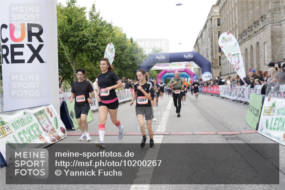 06.09.2026 - CURREX Alsterlauf Yannick Fuchs http://msf.ph/oto/10200267 06.09.2026 10:08:01 Ziel 2933, 3296, 3666, 3757, 3758, 3915, 3916, 3932, 4159, 4841, 5256, 5290, 5324, 5588, 5597, 6168, 6361, 6395 meine-sportfotos.de