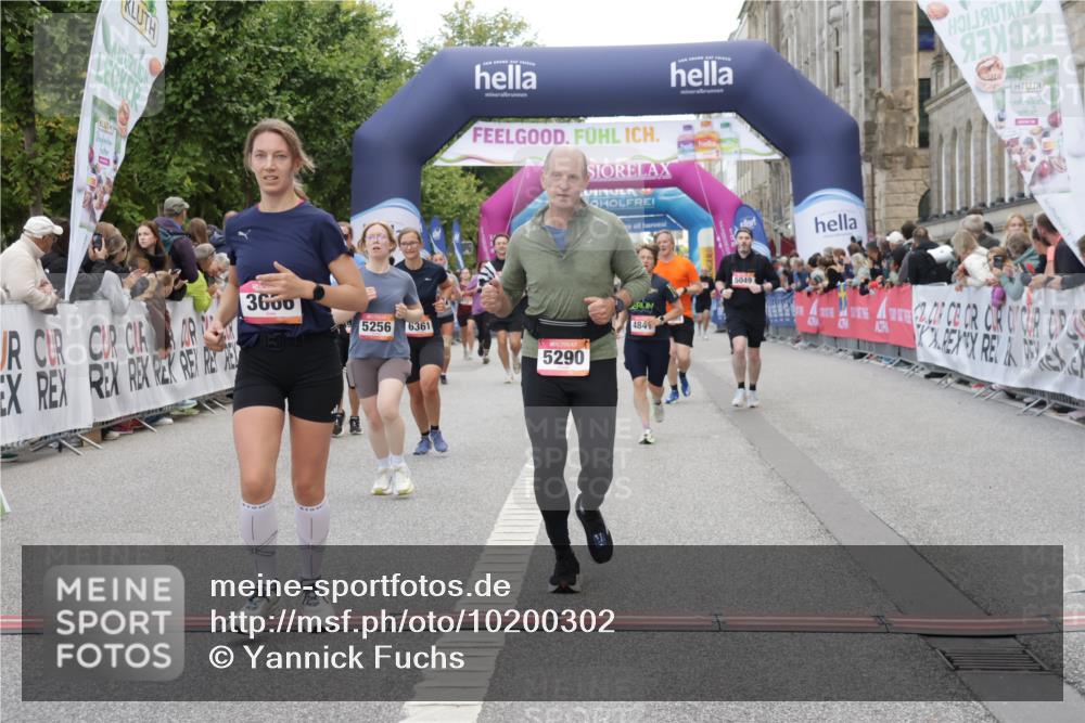 06.09.2026 - CURREX Alsterlauf Yannick Fuchs http://msf.ph/oto/10200302 06.09.2026 10:08:02 Ziel 3296, 3666, 3757, 3758, 3915, 3916, 3932, 4159, 4841, 5049, 5256, 5290, 5324, 5597, 6168, 6361, 6395 meine-sportfotos.de