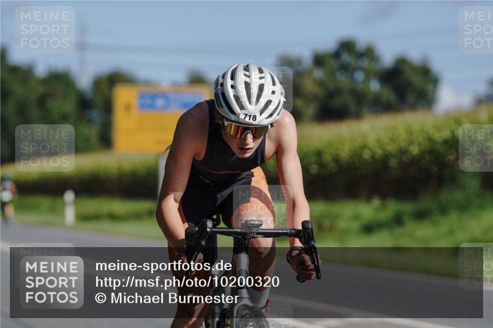 06.09.2026 - 20. Norderstedt Triathlon Michael Burmester http://msf.ph/oto/10200320 06.09.2026 10:33:55 Radfahren 718, 756 meine-sportfotos.de